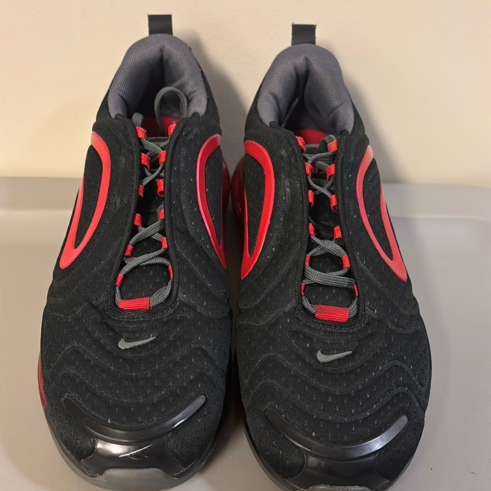 Nike Air Max 720 “Bred”